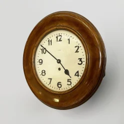 Runde Deutsche Art Deco Wanduhr aus Holz von Kienzle International, 1920er