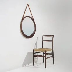 Runder Wandspiegel mit Lederriemen, 1960er