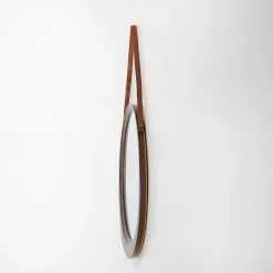 Runder Wandspiegel mit Lederriemen, 1960er