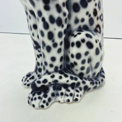 Schneeleopard aus Keramik von Ceramiche Boxer