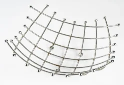 Schüssel aus verchromtem Metall