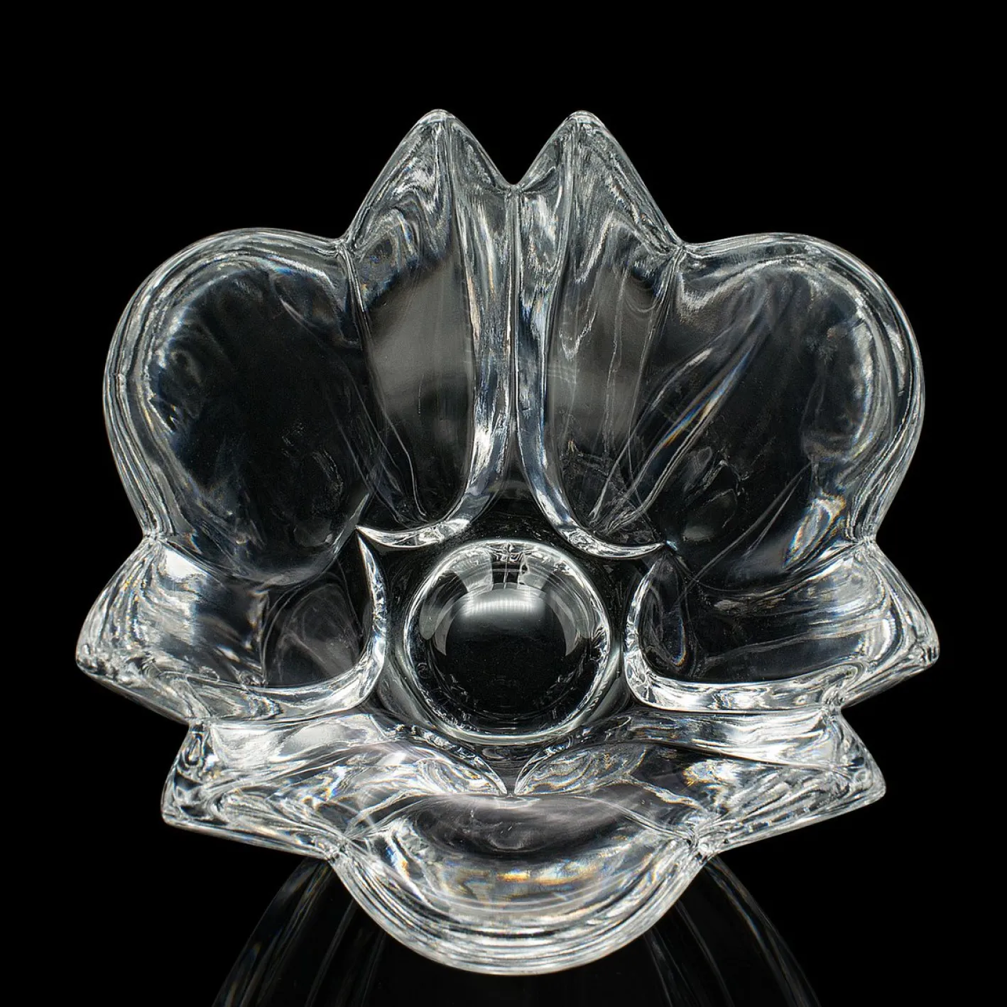 Schwedische Vintage Schale in Lilienform aus Kunstglas von Orrefors, 1970er