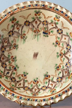 Schweizer Polychrome Slipware Schale von Langnau, 1700er