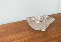 Schwere deutsche Vintage Glasschale mit Blumenmuster von Walther Glas, 1970er
