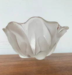 Schwere deutsche Vintage Glasschale mit Blumenmuster von Walther Glas, 1970er