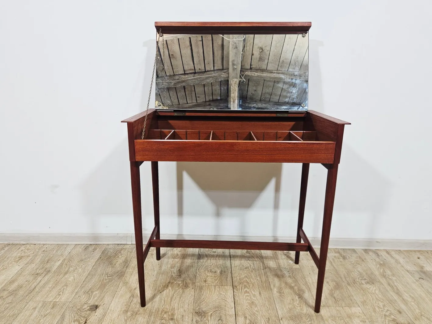 Skandinavischer Vintage Frisiertisch aus Teak, 1960er