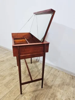 Skandinavischer Vintage Frisiertisch aus Teak, 1960er