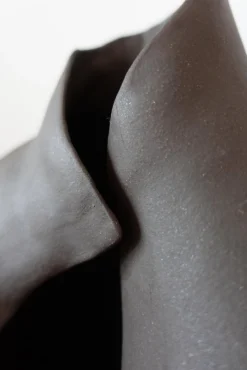 Skulpturale Blossom VI Keramikvase von Audrey Vo Van
