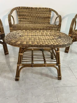 Sofa und Sessel aus Korbgeflecht mit Couchtisch, 1960er, 4er Set