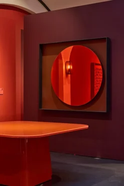 Spiegelmond mit Rahmen aus blauem Glas & lackiertem Holz von Reda Amalou Design