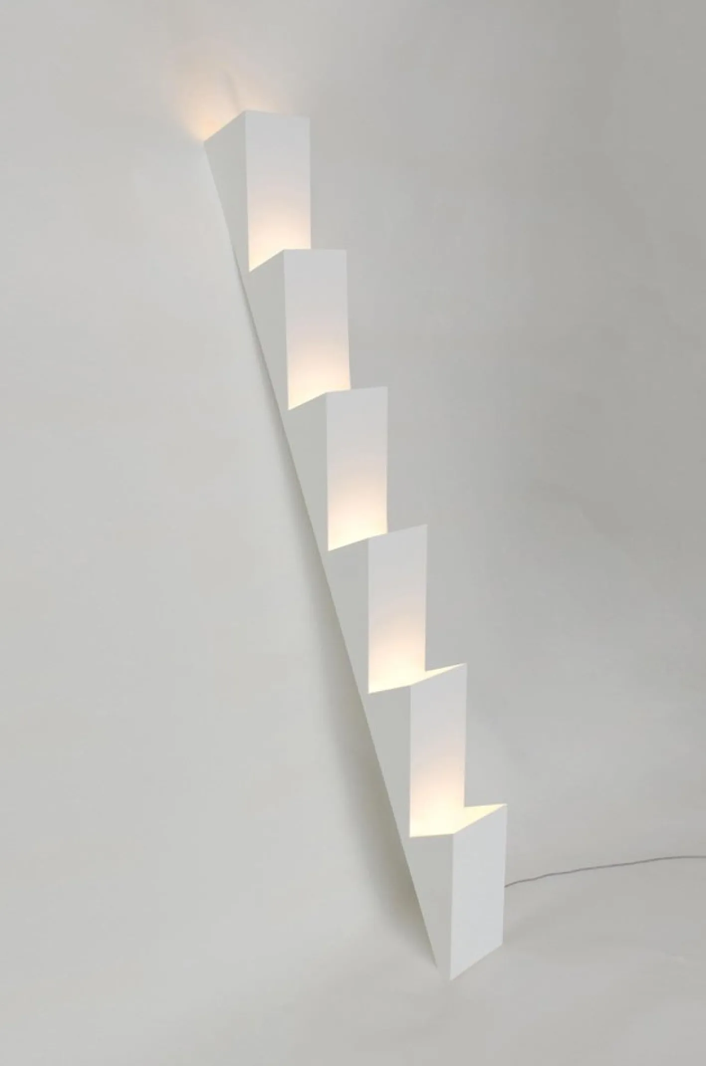 Steps Stehlampe von Atelier Areti