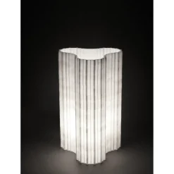 Stripes A4 Tischlampe aus weißem Afyon Marmor von Bufalini Marmi