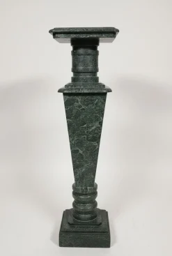 Säule aus grünem Alpenmarmor, 1920er-1940er