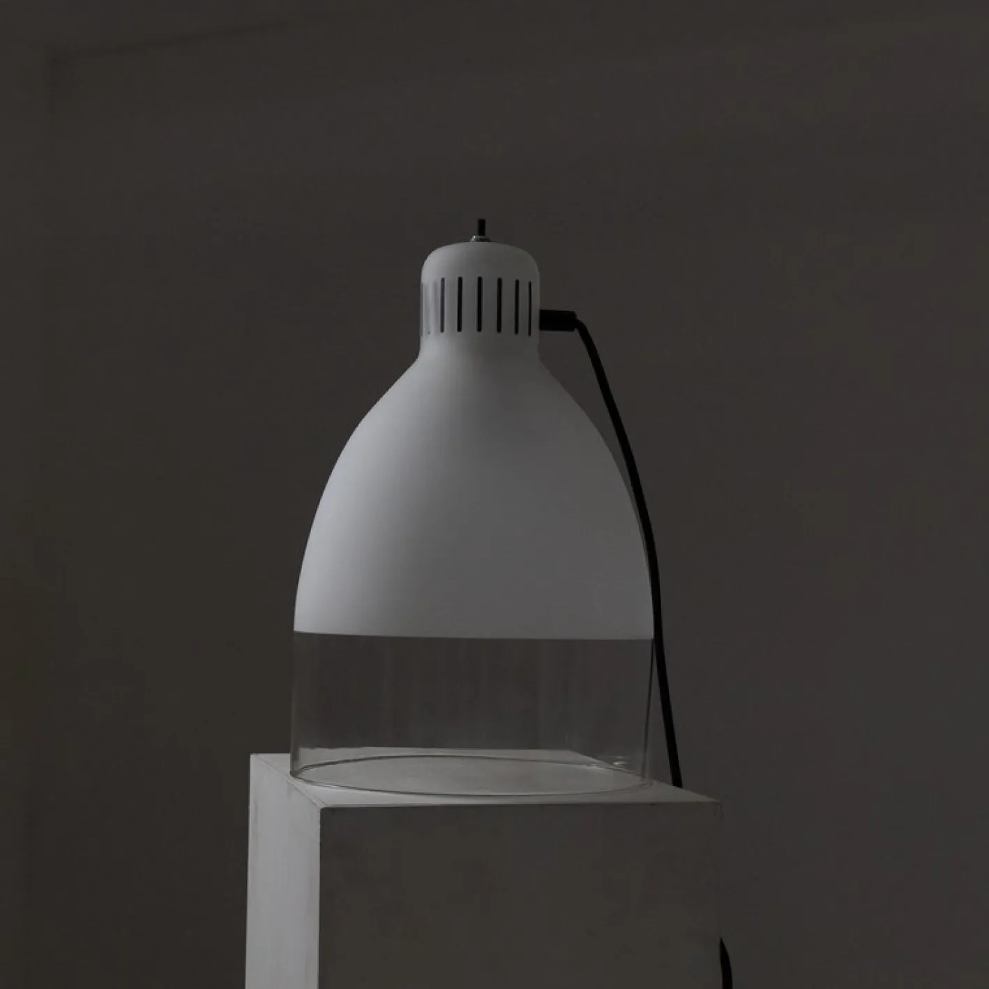 Tischlampe aus Glas von Luxo, 1980er