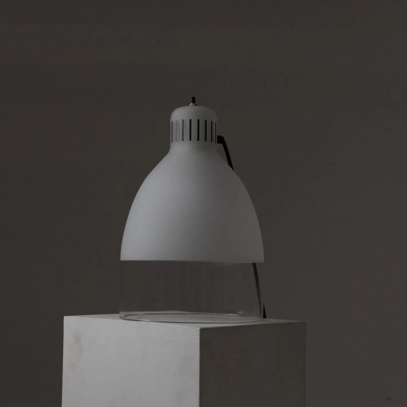 Tischlampe aus Glas von Luxo, 1980er