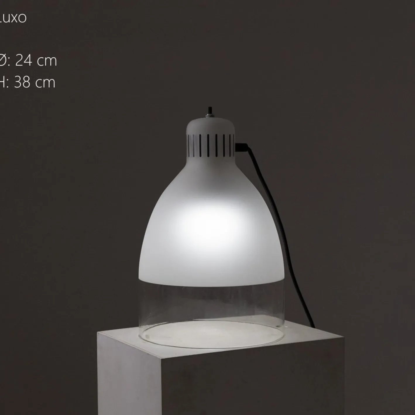 Tischlampe aus Glas von Luxo, 1980er