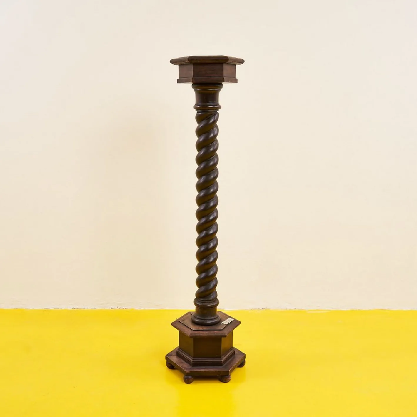 Twisted Vasenhalter Säule