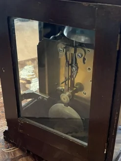 Uhr mit Doppelsicherung