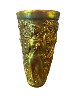 Vase mit Frauenfiguren, Weinbechern und Weinreben von Zsolnay Company, Pécs, 1950er