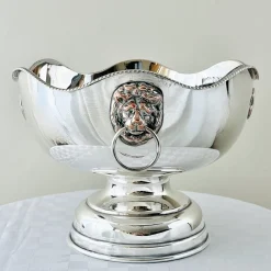 Versilberte Schale im Georgianischen Stil mit Löwenkopf, Gadroon-Rand und Münzmedaillons, 1930er-1950er