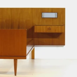 Vintage Doppelbett aus Teak mit schwebenden Nachttischen und Beleuchtung, 1960er