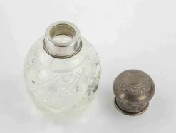 Vintage Jugendstil Liberty Parfümflasche aus Glas und Silberkappe, 1910er