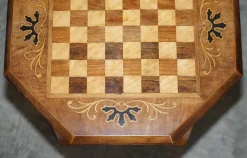 Vintage Schachspieltisch aus Mahagoni Satinwood & Nussholz, ideal als seitliches Endstück