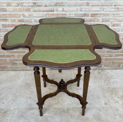 Vintage Spieltisch aus Nussholz mit Grünem Leder, 1960