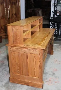 Vintage Trading Post Arbeitstisch
