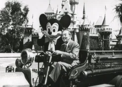 Walt Disney und Micky Maus in Disneyland, 1950er