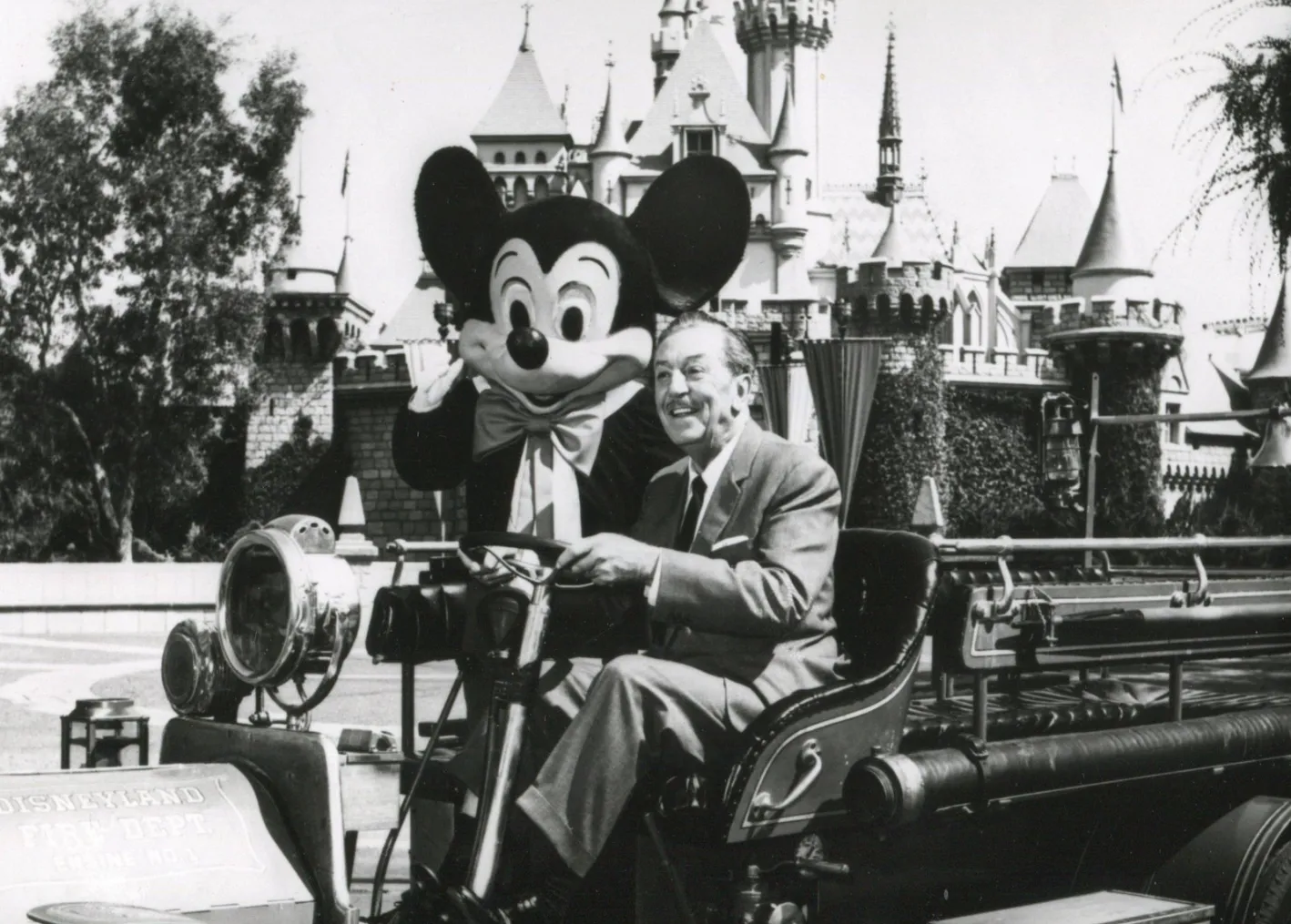 Walt Disney und Micky Maus in Disneyland, 1950er