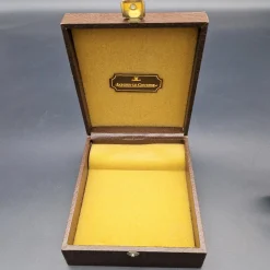 Zweifarbige Mid-Century Skeleton Tischuhr von Jaeger-Lecoultre, 1970er